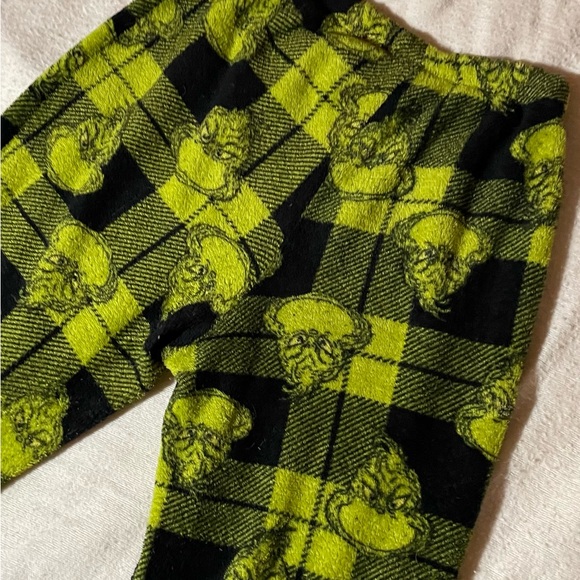 Dr. Seuss The Grinch Size Small Fuzzy PJ Bottoms 💚 - Picture 4 of 4